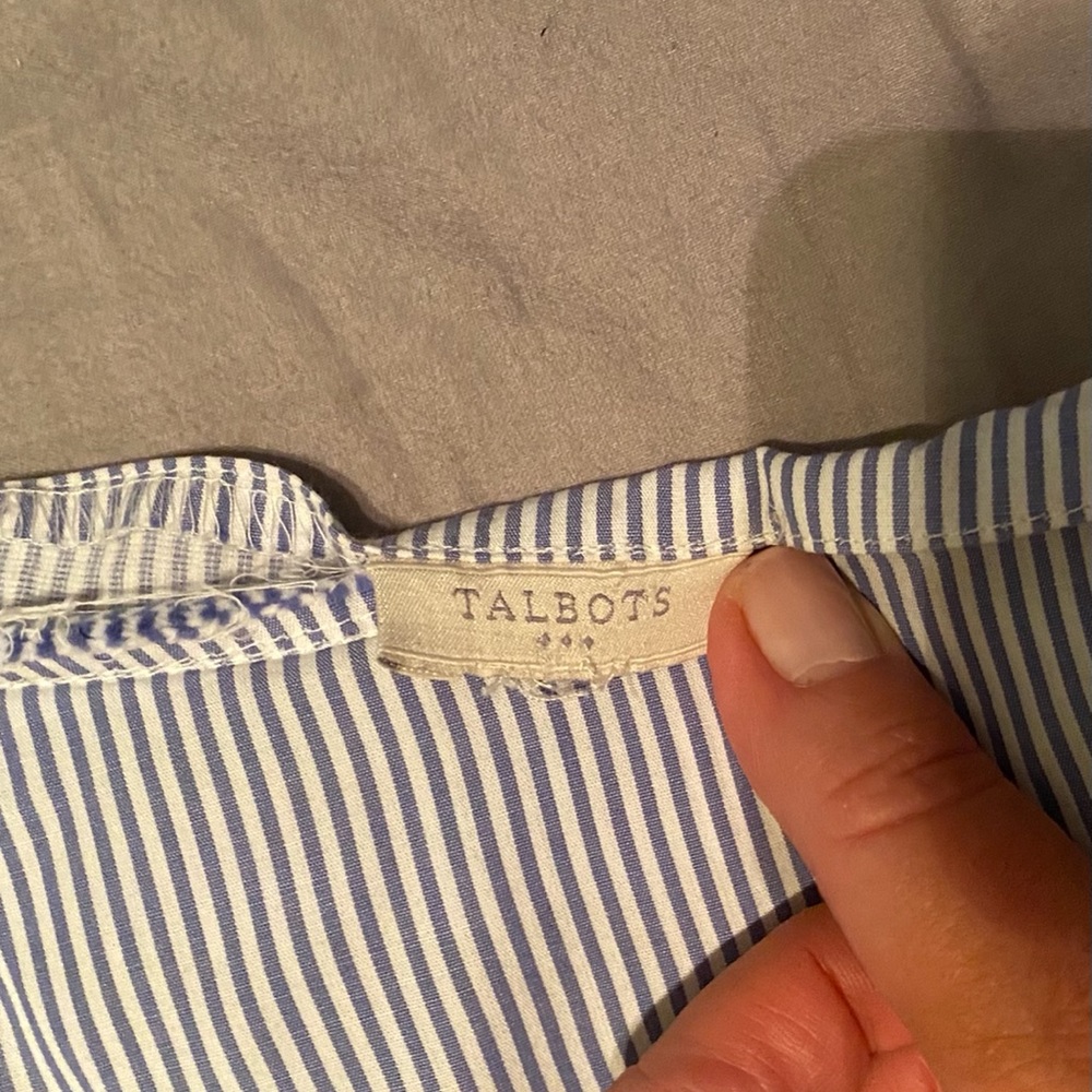 TALBOTS SLEEVELESS BLUE PINSTRIPE TOP